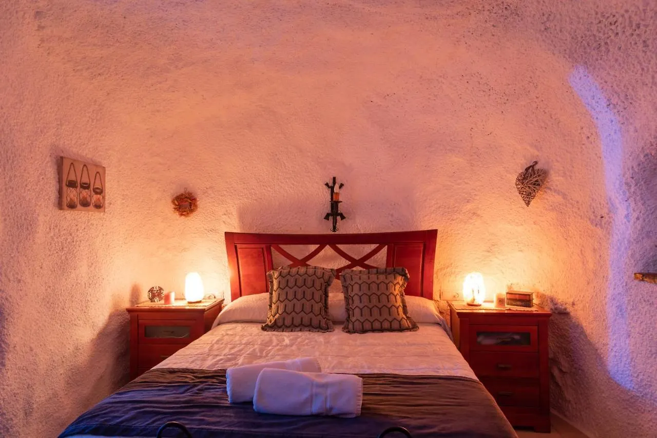 Casa Cueva Con Encanto contacts